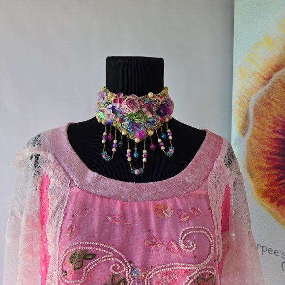 Vintage Style Victorian Rainbow Butterfly Rose Choker - Picture 6 of 9